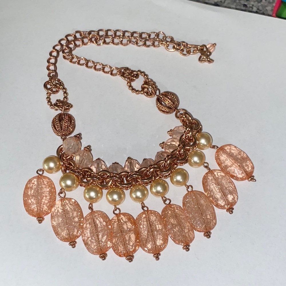 Elegant Rose Gold Necklace with Pearls